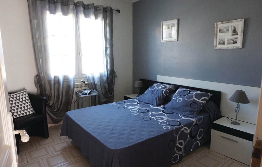 Holiday home Creissan (FLH308)