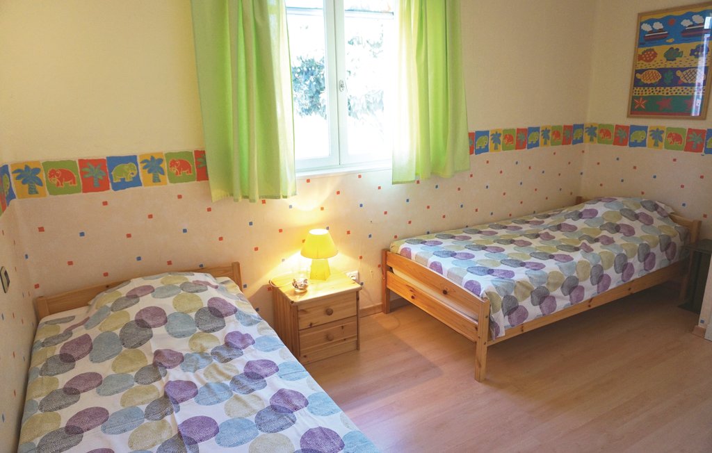 Holiday home Creissan (FLH311)