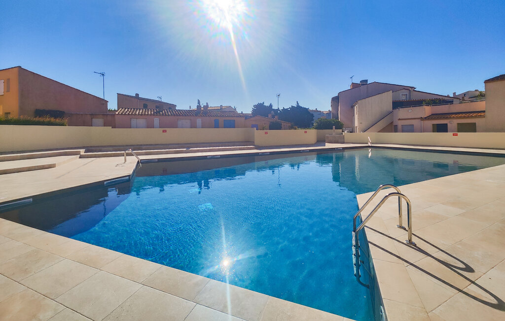 Erleben Sie sonnige Tage in dieser charmanten Ferienwohnung mit Zugang zum Pool.

Dieses liebevoll und praktisch eingerichtete Ferienapartment bietet Ihnen ein behagliches Zuhause, während Sie romant..