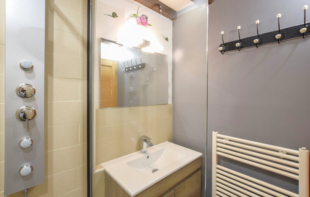 Location de vacances - Bonneville la louvet , France - FNC312 32