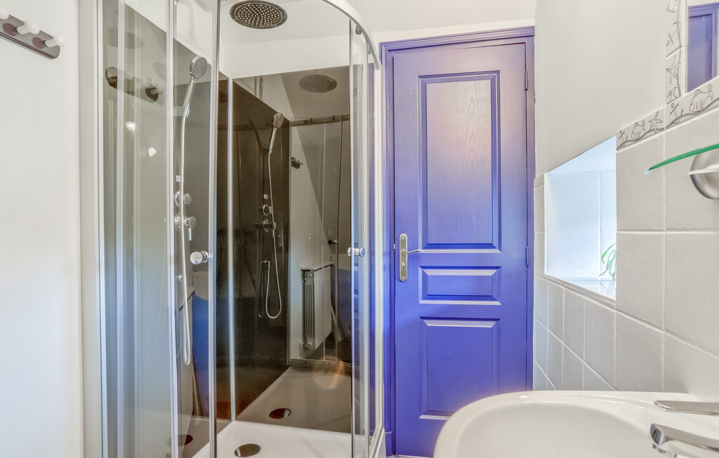 Semesterhus - Monthuchon , Frankrike - FNM457 22