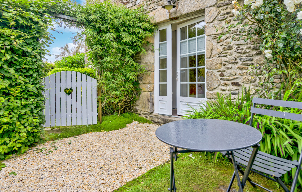 Semesterhus - Monthuchon , Frankrike - FNM457 12