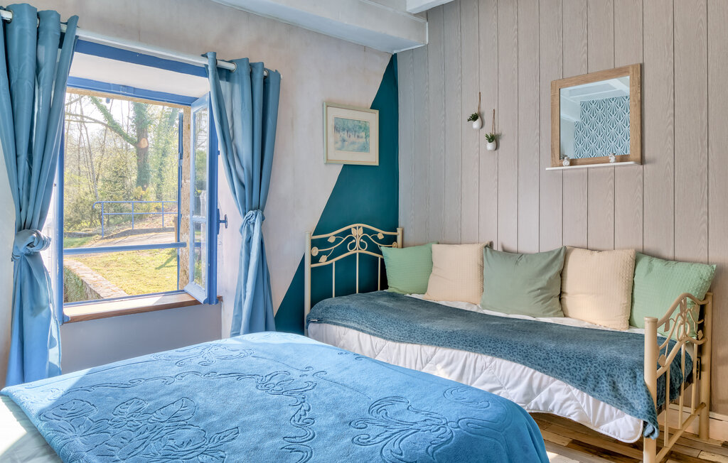 Location de vacances - Villedieu les Poêles , France - FNM581 9