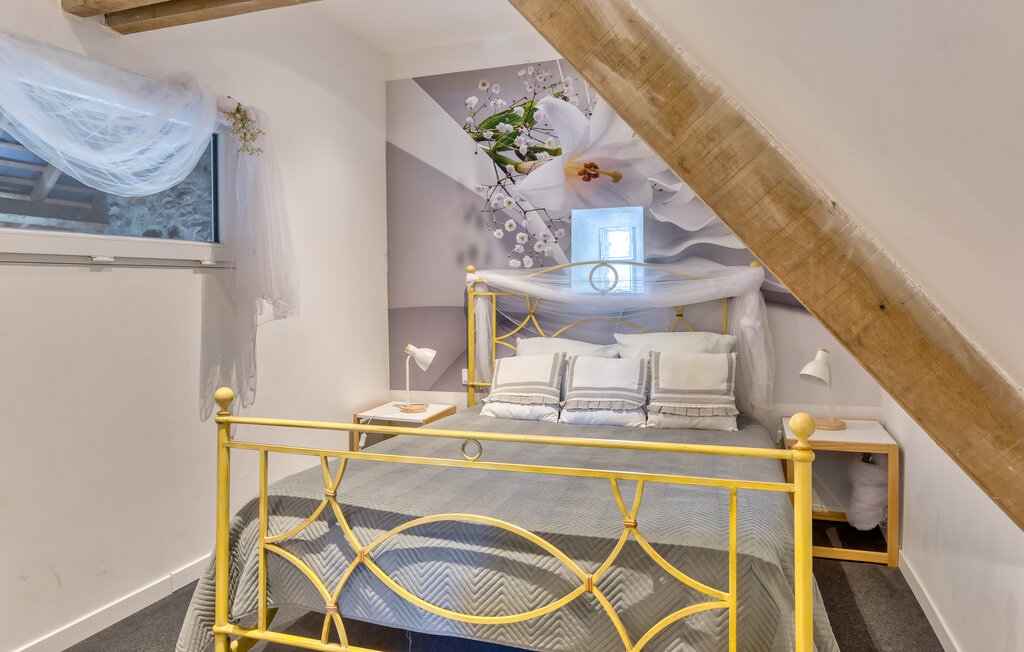 Location de vacances - Villedieu les Poêles , France - FNM581 22