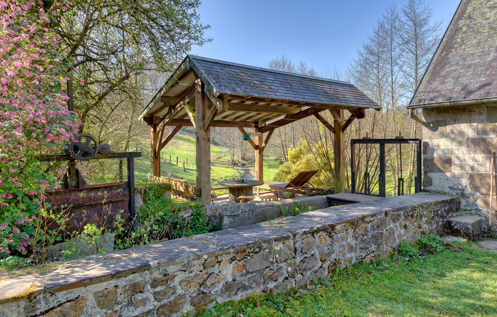 Location de vacances - Villedieu les Poêles , France - FNM581 15