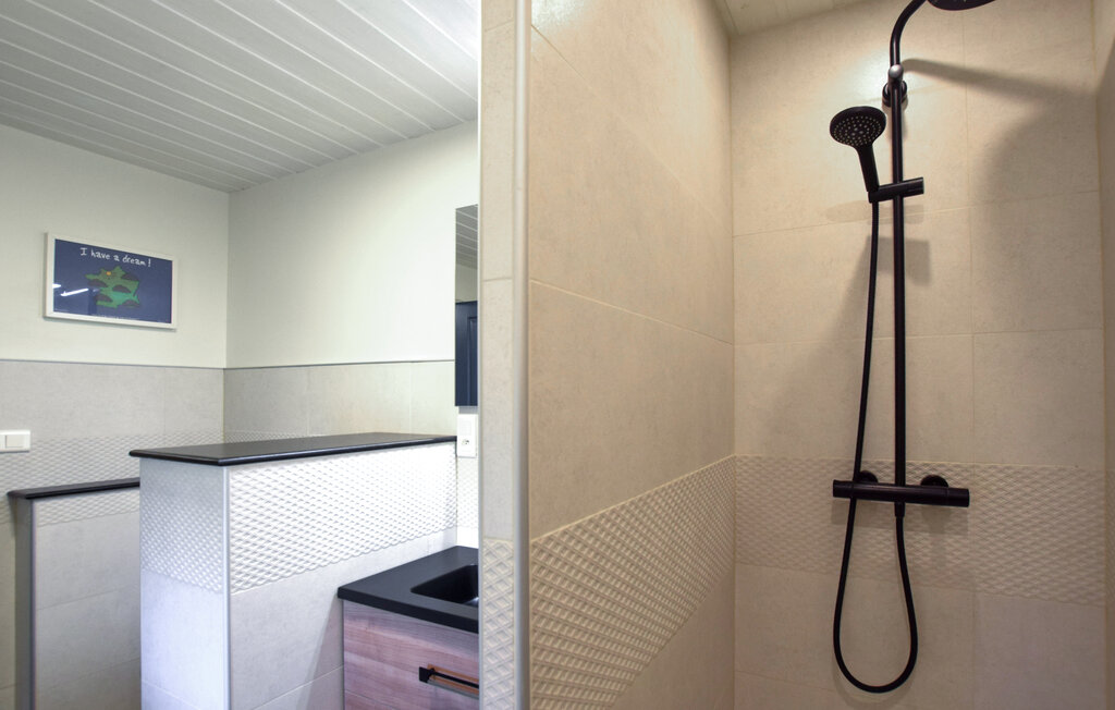 Semesterhus - Monthuchon , Frankrike - FNM457 23