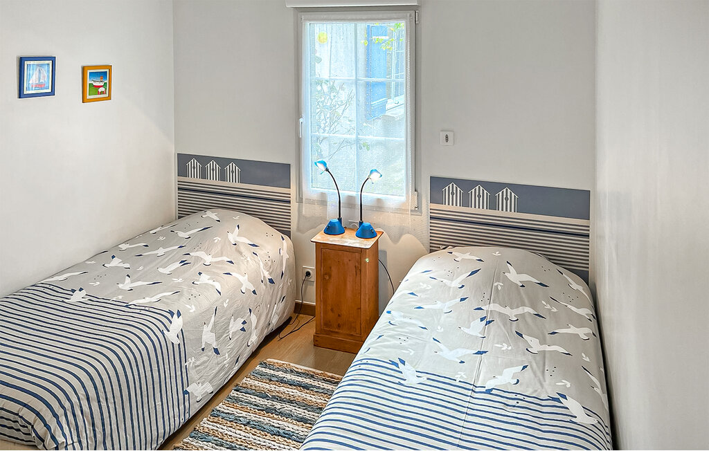 Semesterhus - Lestre , Frankrike - FNM068 7
