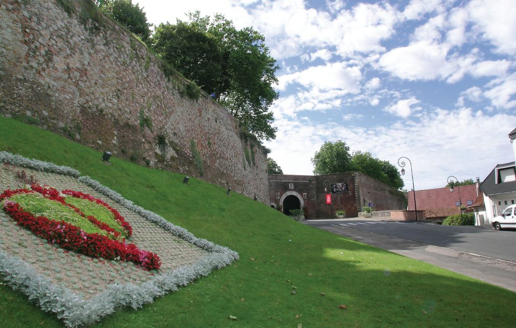 Semesterhus - Embry , Frankrike - FNP018 19