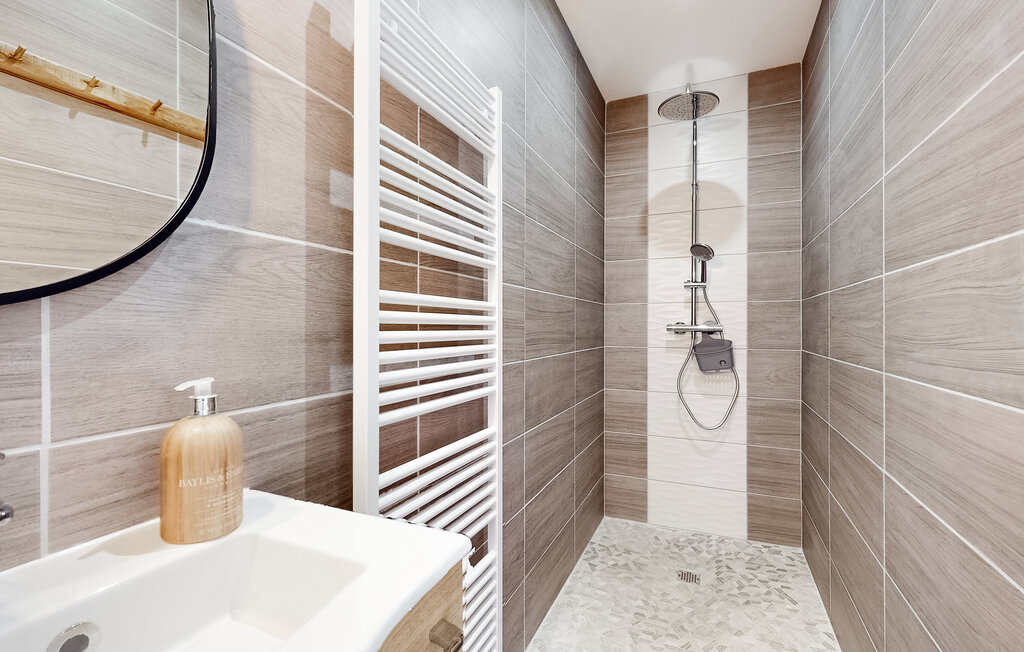 Location de vacances - Angerville l'Orcher , France - FNS122 25