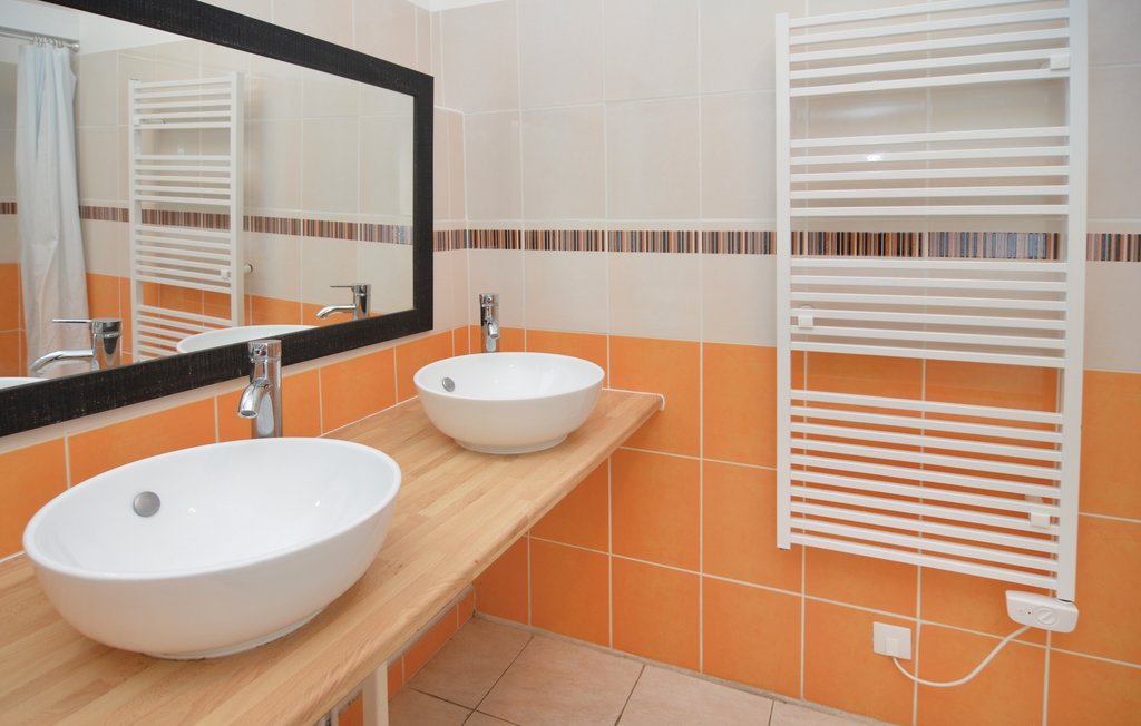 Semesterhus - Le Sambuc , Frankrike - FPB371 5