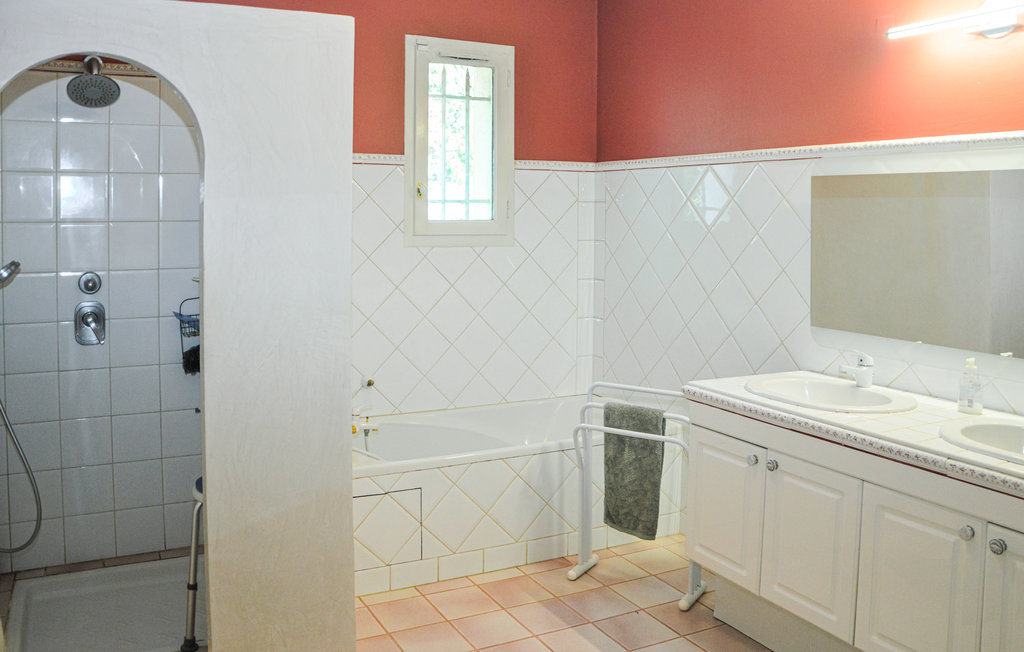 Semesterhus - Lançon-Provence , Frankrike - FPB450 24