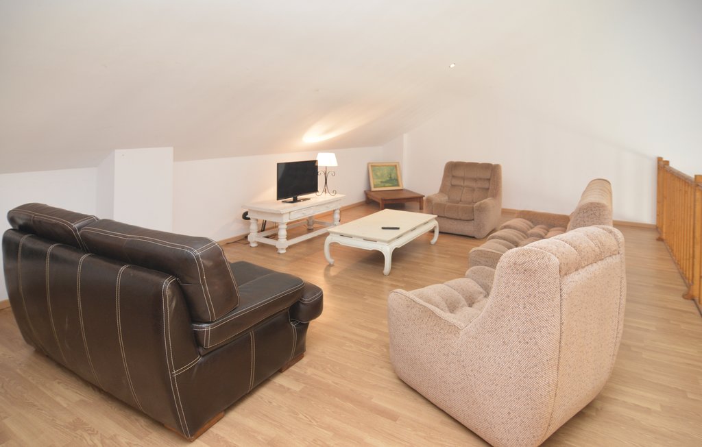 Semesterhus - Le Sambuc , Frankrike - FPB371 7