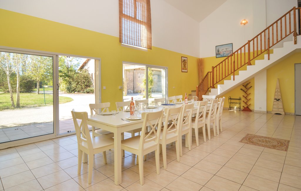 Semesterhus - Le Sambuc , Frankrike - FPB371 3