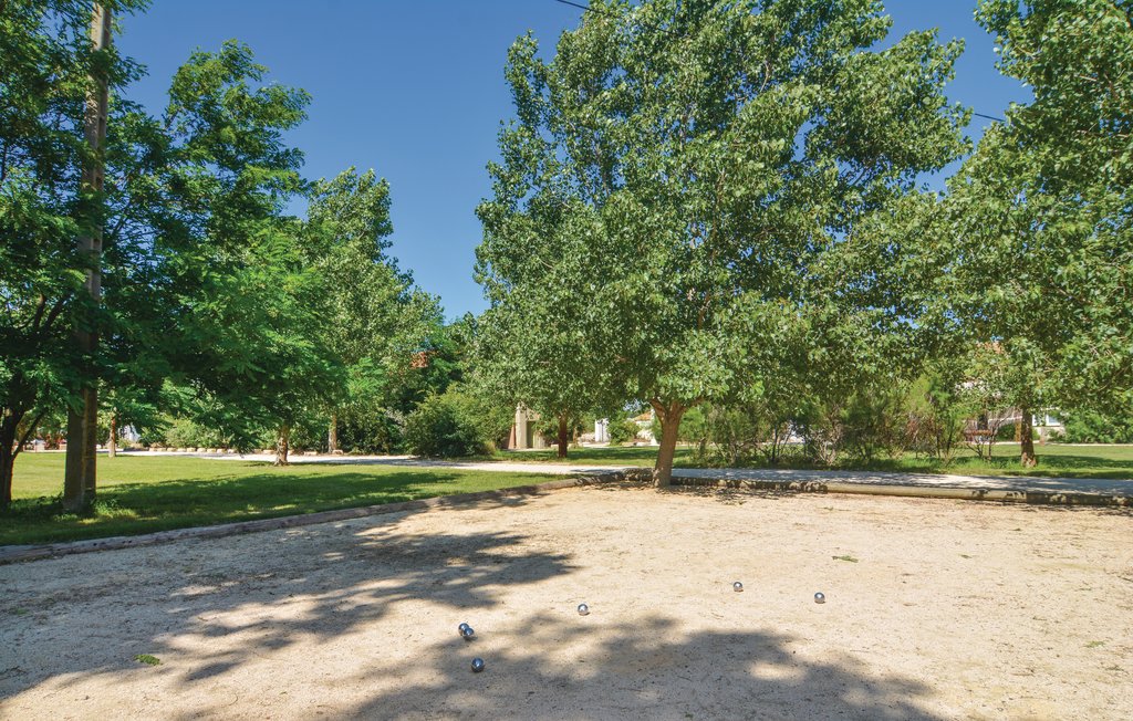 Semesterhus - Le Sambuc , Frankrike - FPB371 25