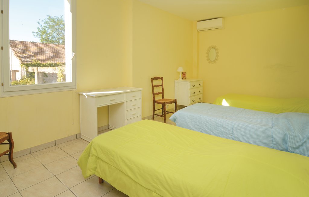 Semesterhus - Le Sambuc , Frankrike - FPB371 23