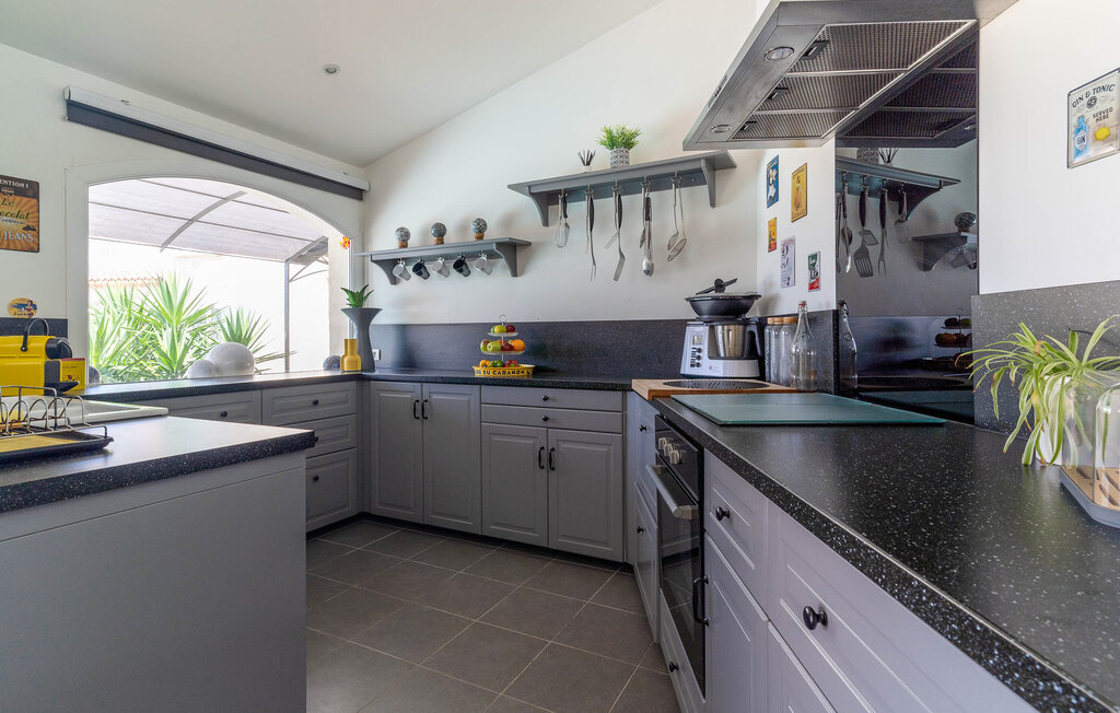 Location de vacances - Marignane , France - FPB584 16