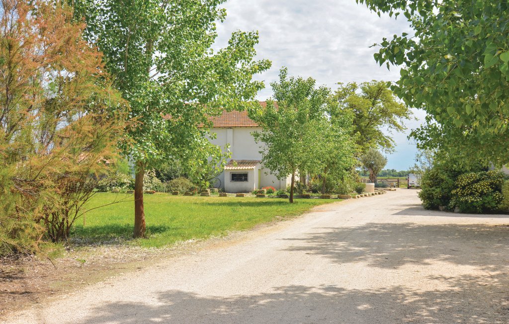 Maison de vacances Le Sambuc (FPB291)