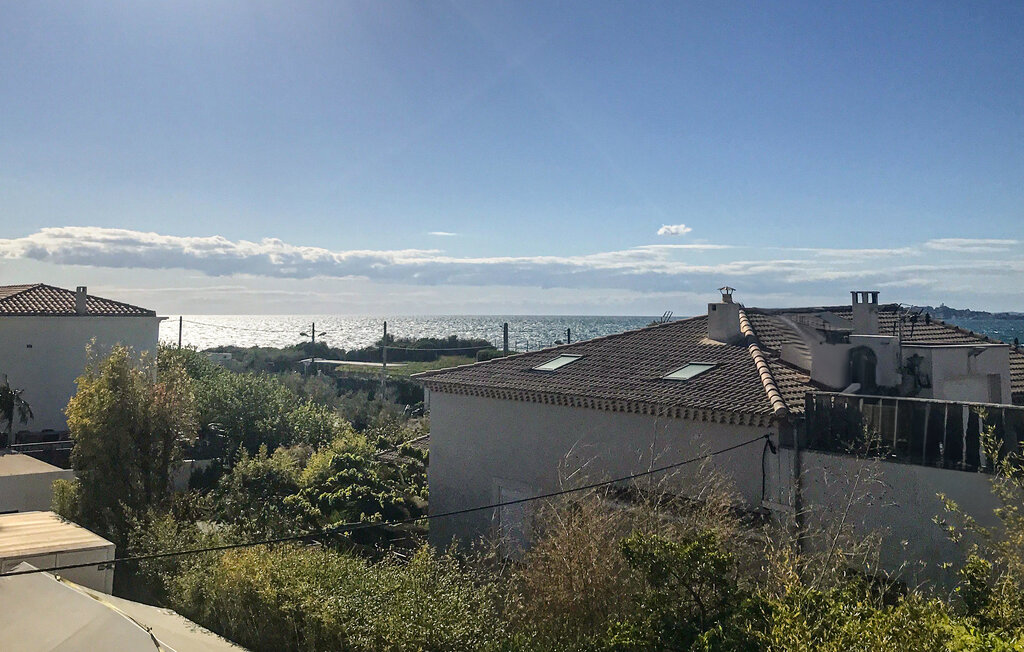 Aan de rand van Marseille heet dit prachtige huis met een fantastisch dakterras je welkom.

Verheug je op een onvergetelijke vakantie in dit comfortabele huis, dat je ontspanning biedt van je hectisch..