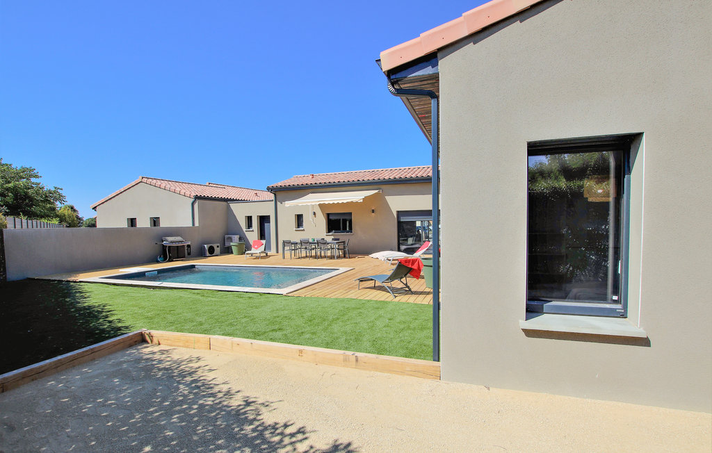 Uw luxe Provençaalse villa met een prachtig privézwembad wacht op u!

Breng een ontspannen vakantie door met uw geliefden in een prachtige omgeving. Dit prachtige vakantiehuis ligt op een groot, omh..