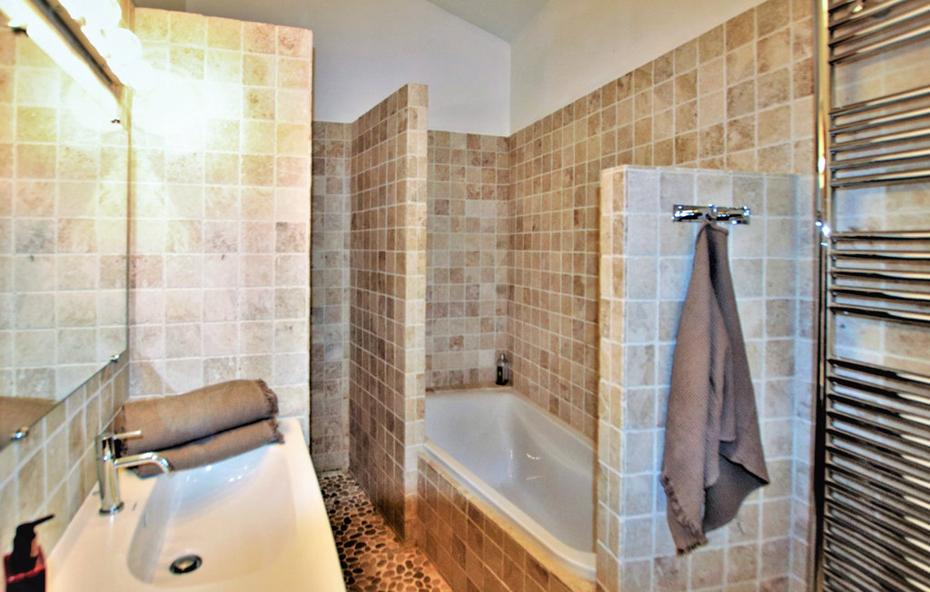 Semesterhus - Aubenas , Frankrike - FRA213 22