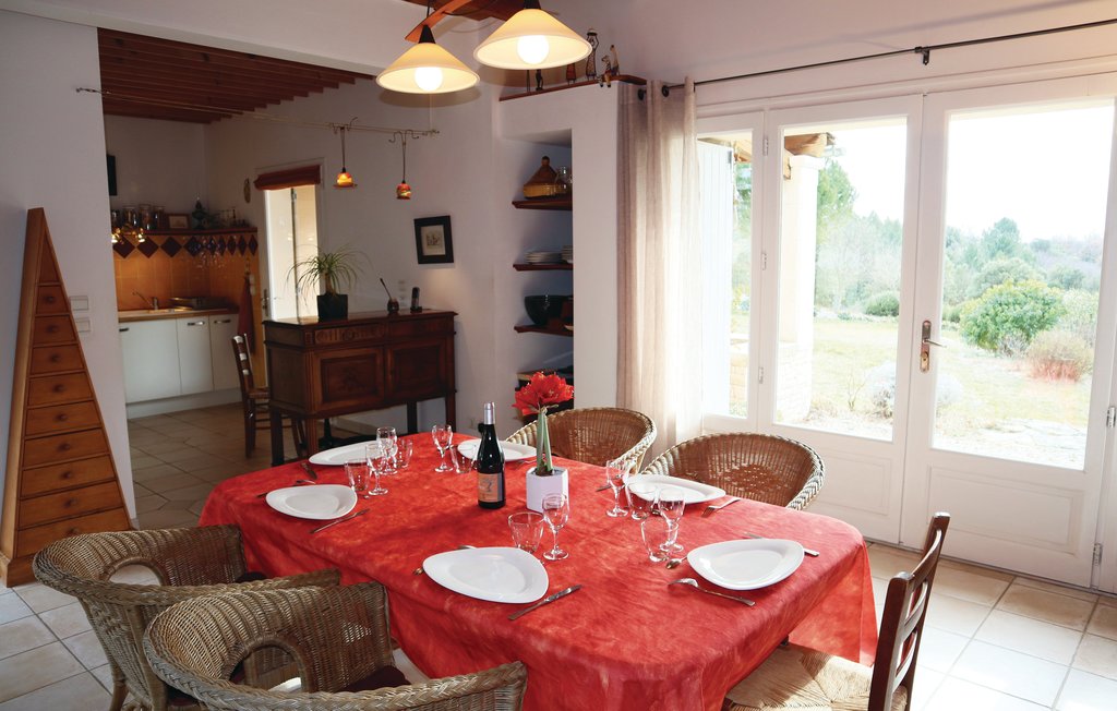 Location de vacances - Orgnac l'Aven , France - FRA142 16