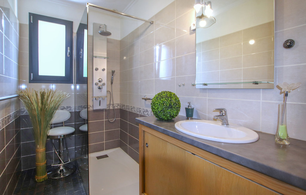 Feriehus - Aubenas , Frankrike - FRA245 24