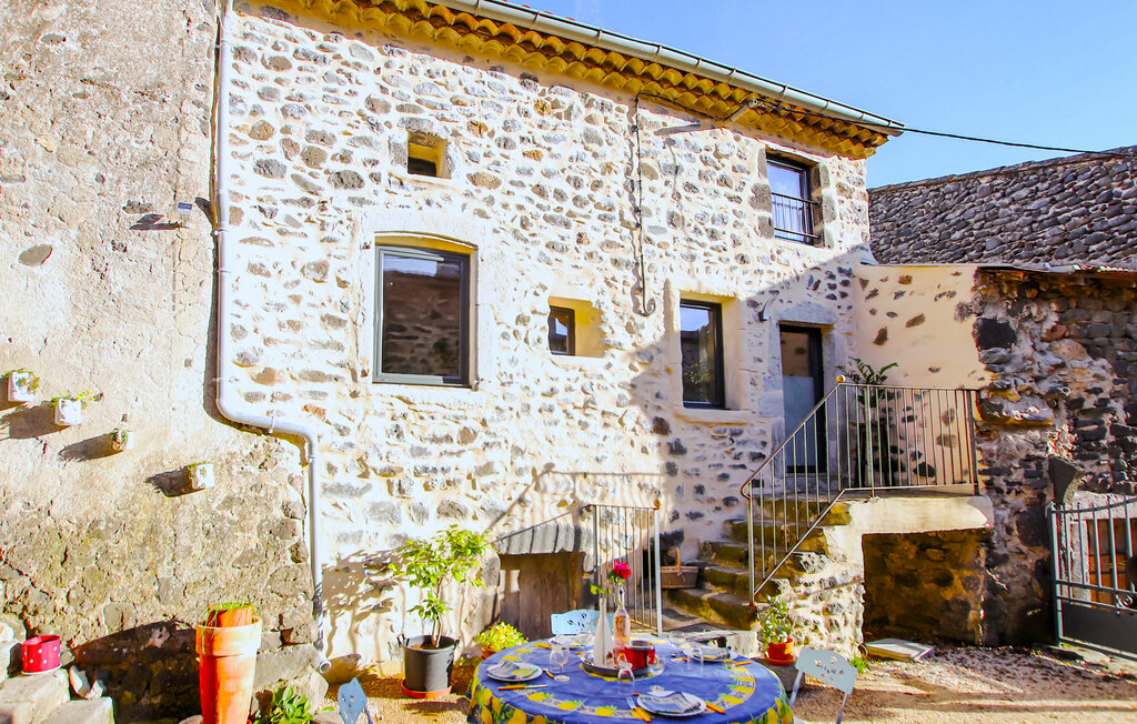 Location de vacances - Chomerac , France - FRA290 1