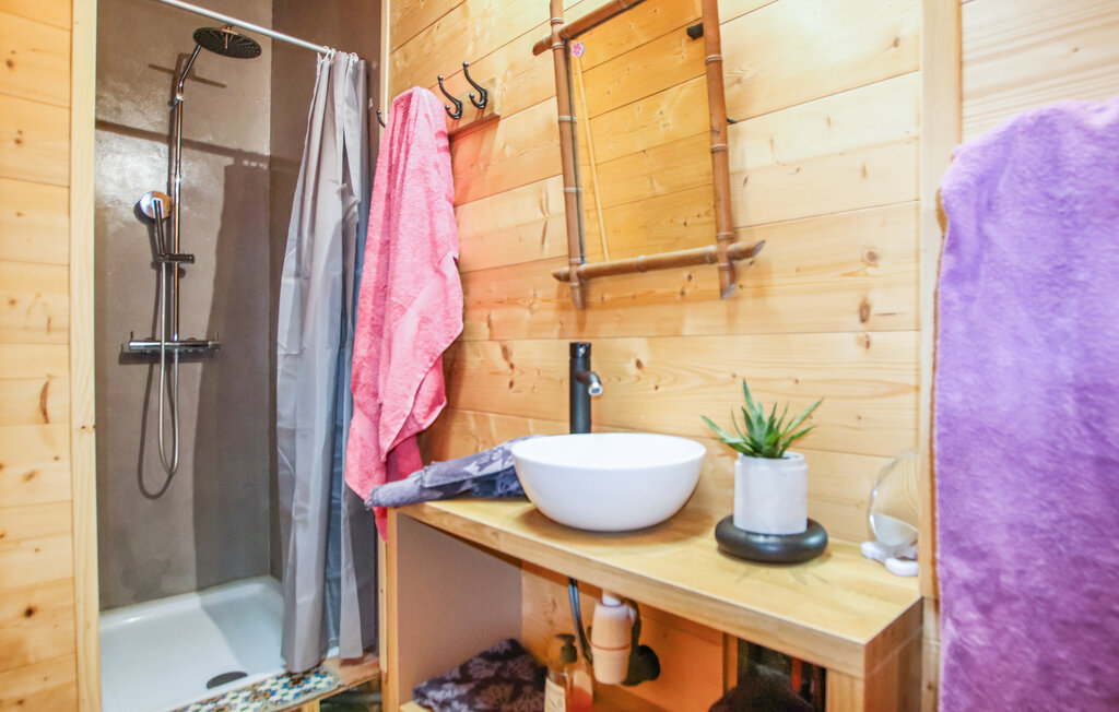 Location de vacances - Chomerac , France - FRA290 17