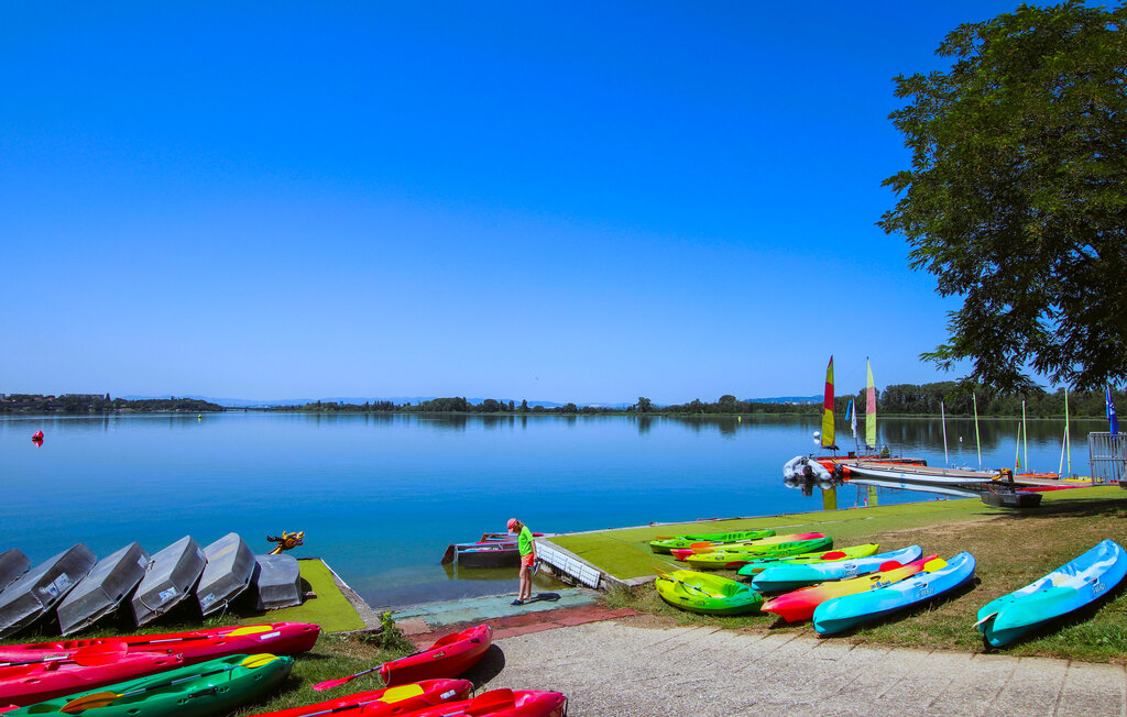 Location de vacances - Meyzieu , France - FRR009 30