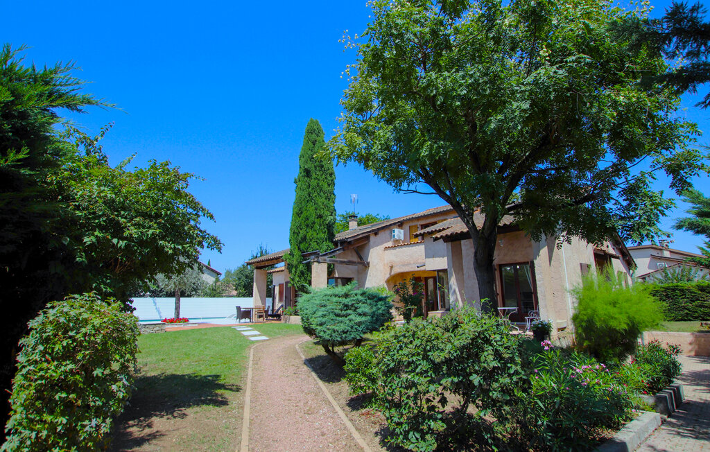 Location de vacances - Meyzieu , France - FRR009 8