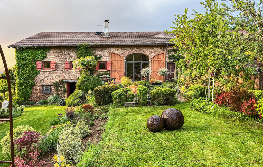 Holiday Home - Thizy-les-Bourgs , France - FRR002 81