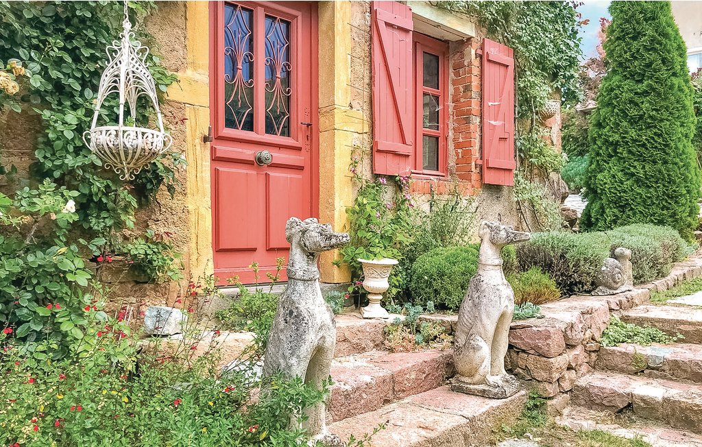 Holiday Home - Thizy-les-Bourgs , France - FRR002 102