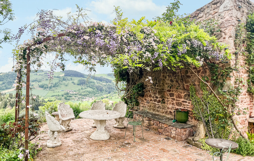 Holiday Home - Thizy-les-Bourgs , France - FRR002 106