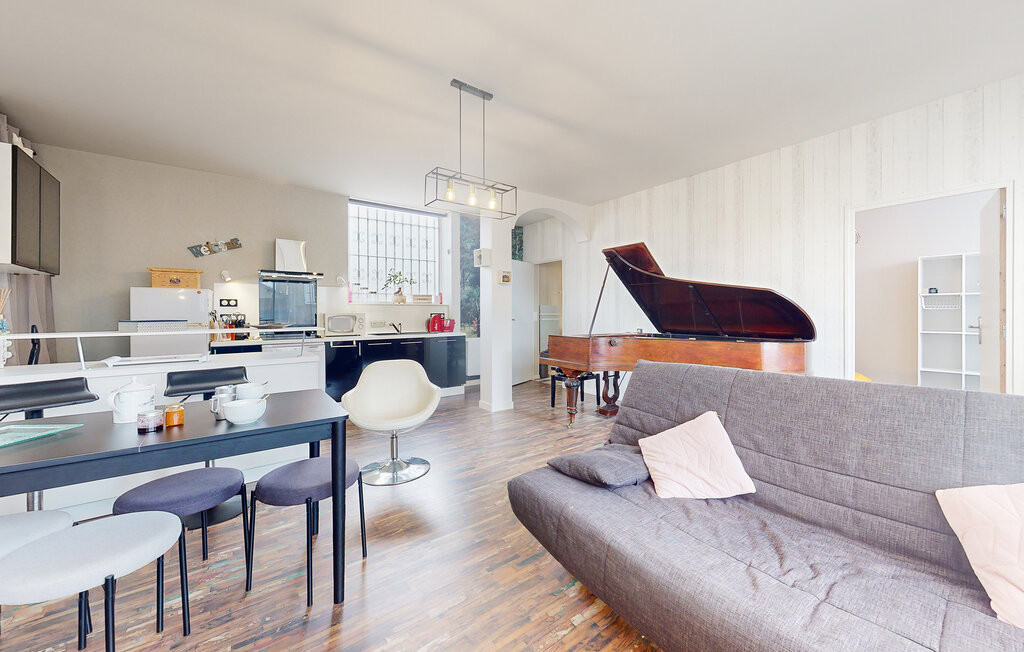 Apartment - Limoges , France - FSH053 4