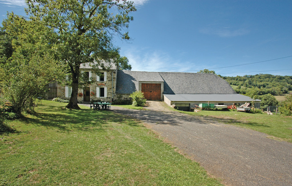 Location de vacances - Riom-ès-Montagnes , France - FUC012 12