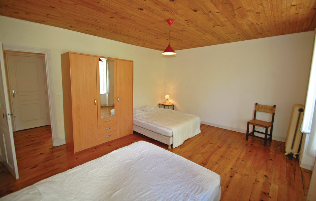 Location de vacances - Riom-ès-Montagnes , France - FUC012 7