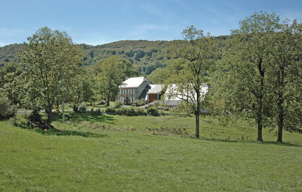 Location de vacances - Riom-ès-Montagnes , France - FUC012 11