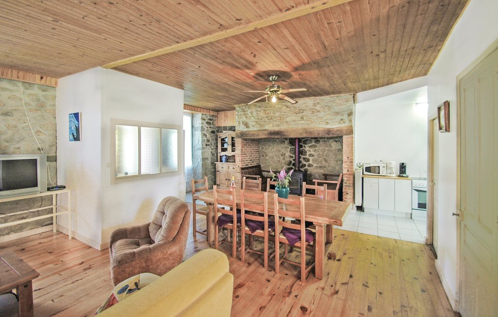 Location de vacances - Riom-ès-Montagnes , France - FUC012 4