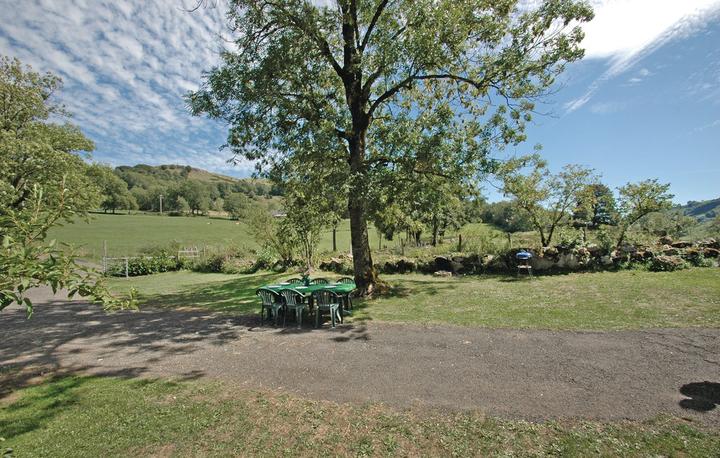Location de vacances - Riom-ès-Montagnes , France - FUC012 14