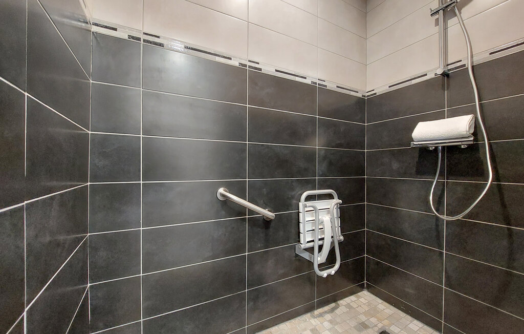 Location de vacances - Neuilly le Vendin , France - FVA054 28