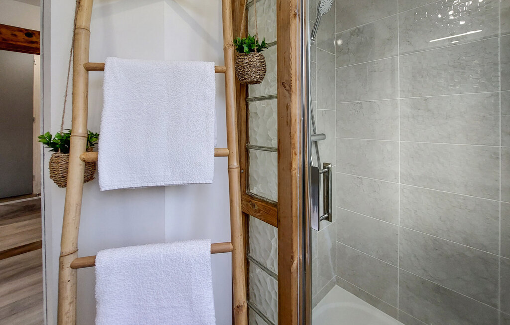 Location de vacances - Neuilly le Vendin , France - FVA054 30