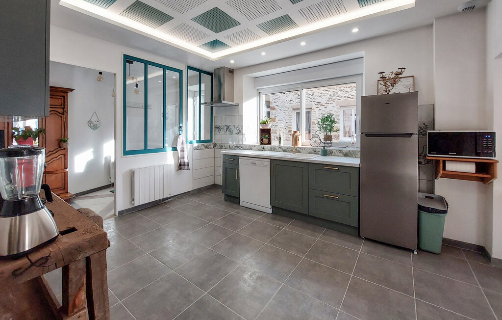 Location de vacances - Neuilly le Vendin , France - FVA054 5