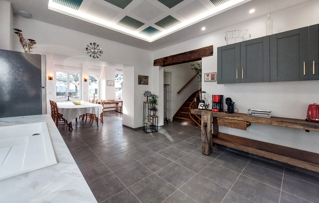 Location de vacances - Neuilly le Vendin , France - FVA054 14