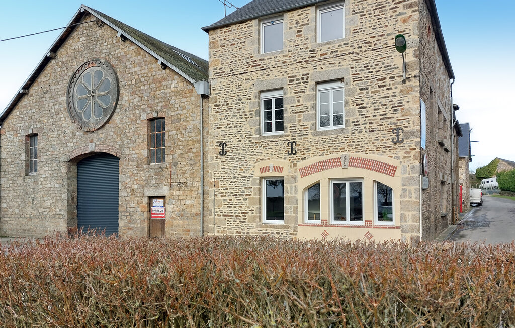 Location de vacances - Neuilly le Vendin , France - FVA054 1