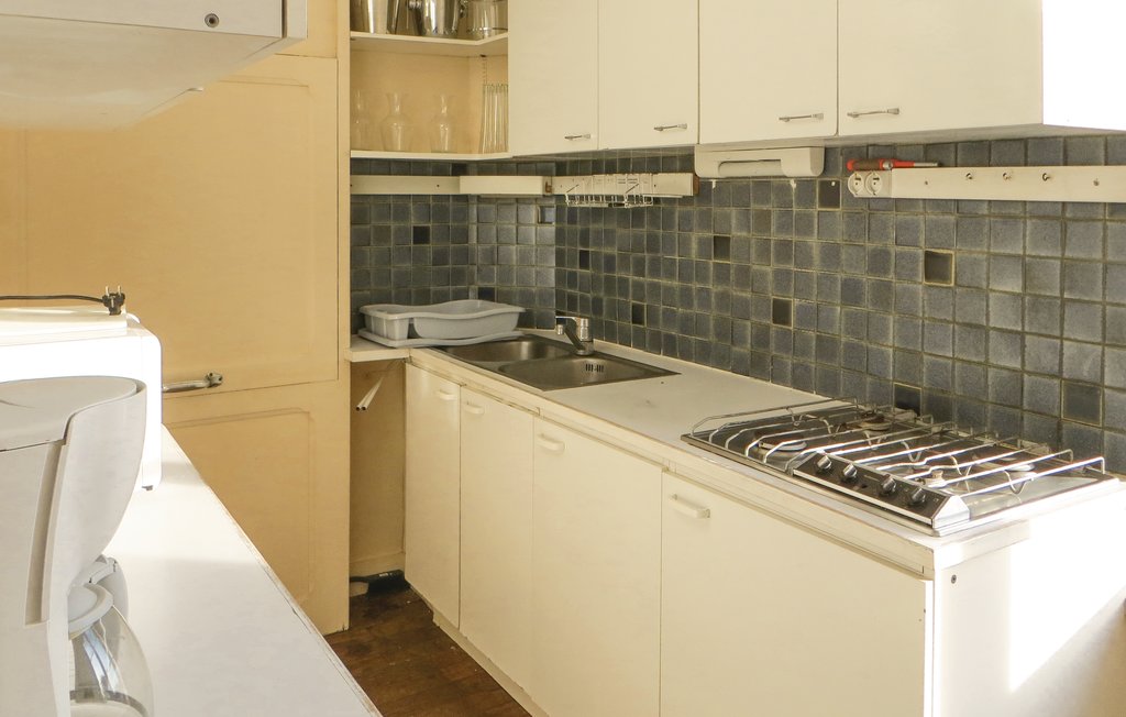 Semesterhus - St Michel de Chavaignes , Frankrike - FVS706 18