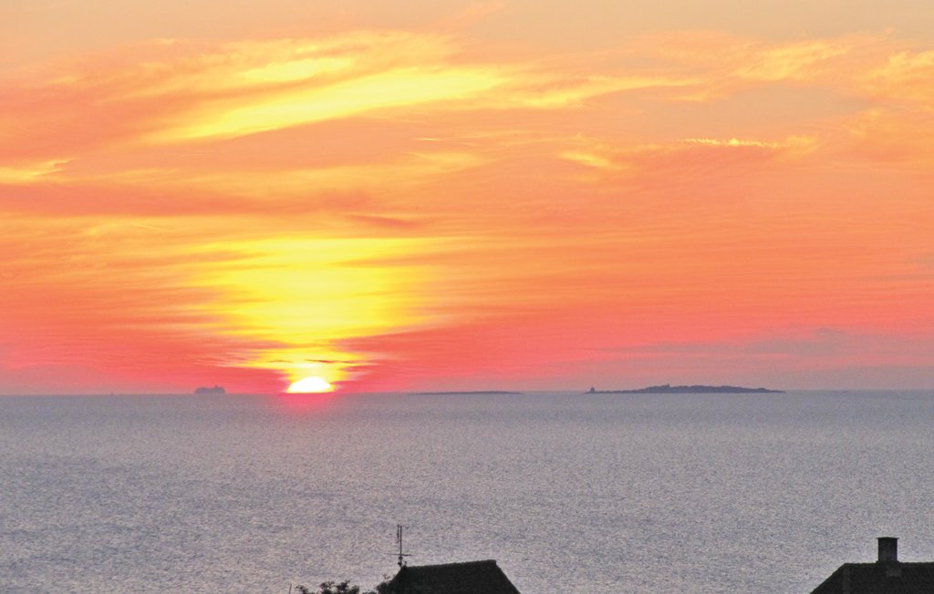 Semesterhus - Gudhjem Strand , Danmark - H0111 8
