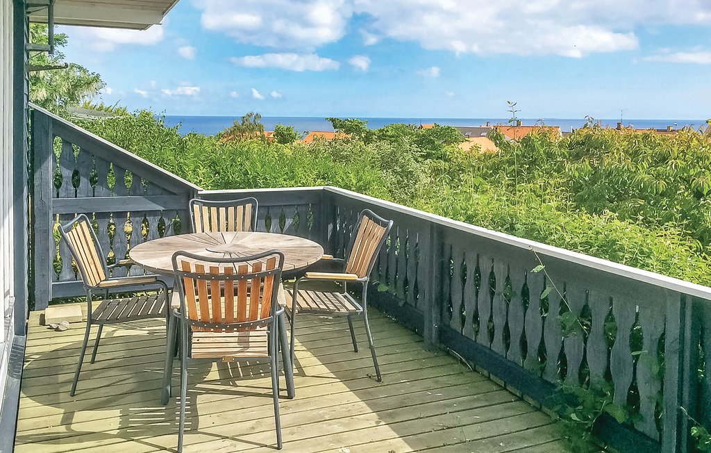 Semesterhus - Gudhjem Strand , Danmark - H0111 9