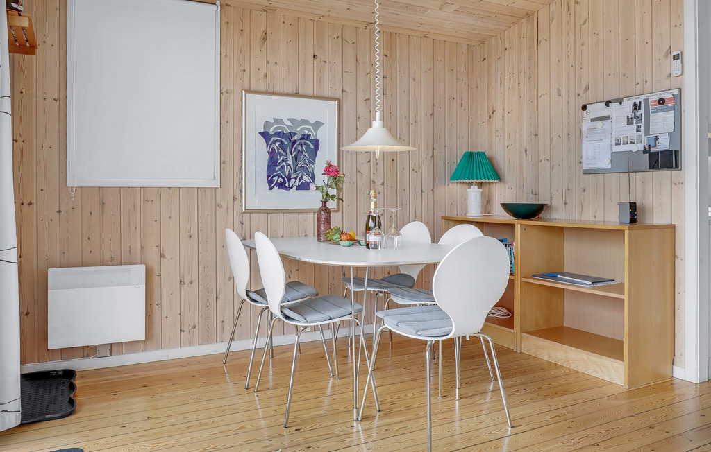 Semesterhus - Gudhjem Strand , Danmark - H0111 12