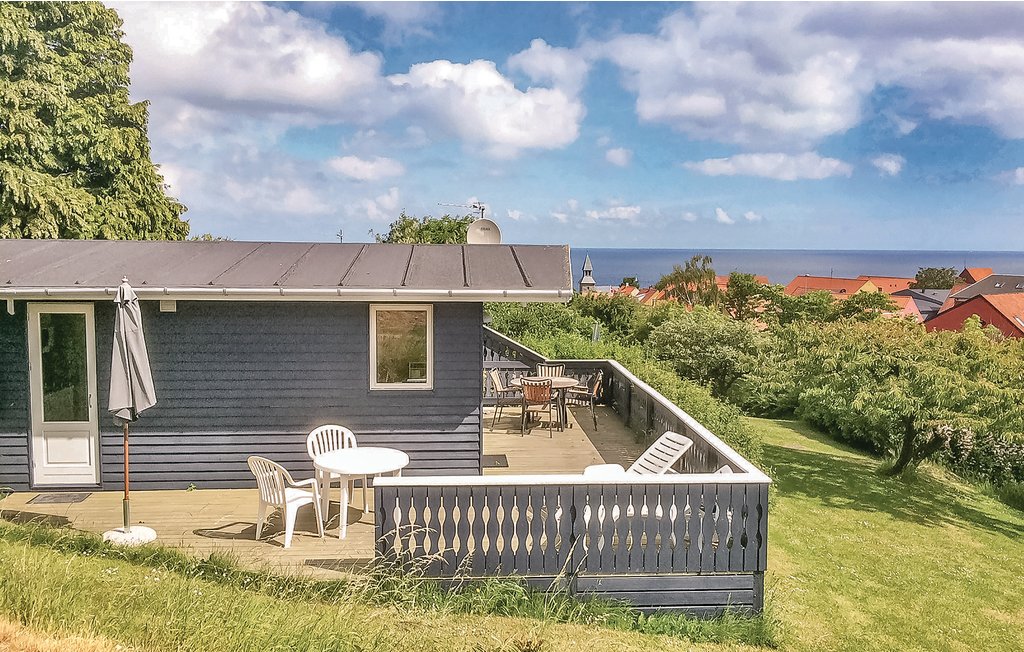 Semesterhus - Gudhjem Strand , Danmark - H0111 1