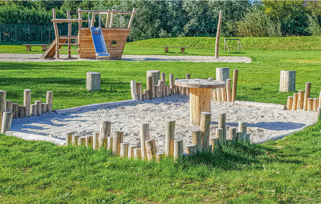 Freuen Sie sich auf eine schöne Zeit in Friesland in diesem Ferienhaus.

Das gemütliche kleine Haus ist der ideale Ort für einen schönen Familienurlaub im friesischen Wattenerholungspark, in dem S..